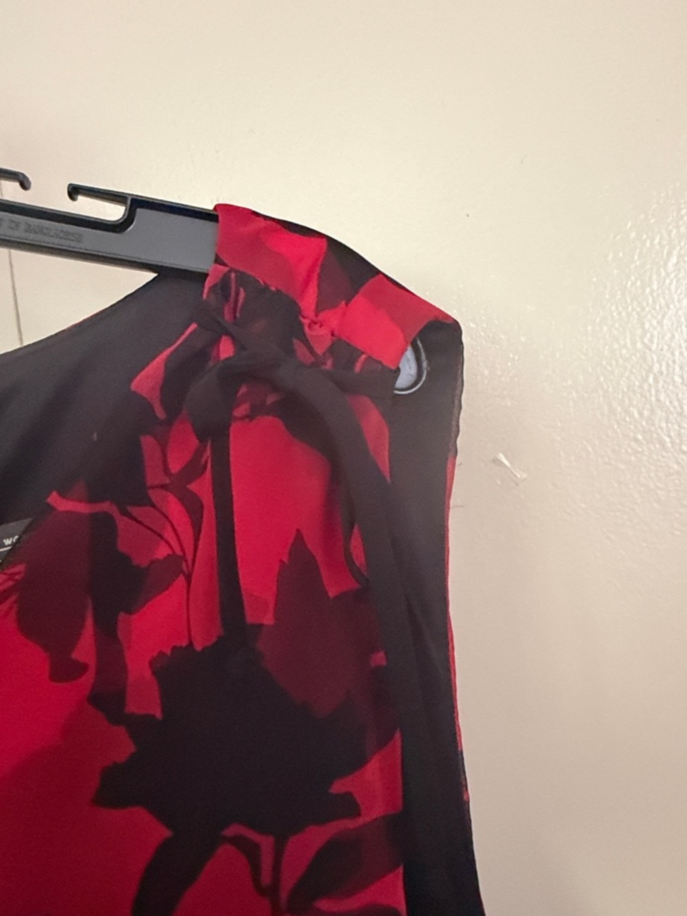 dressbarn Red and Black Floral Midi Dress with Ruched Waist - Picture 5 of 6